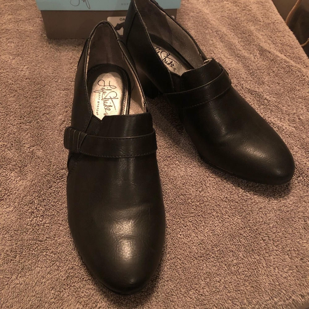Life Stride Black Leather Booties NWT